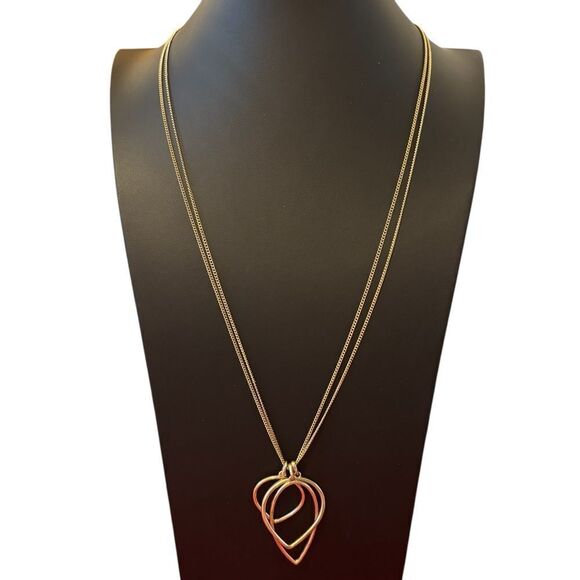 Antiqued Layered Gold-Tone Pendant Necklace. - Picture 4 of 8